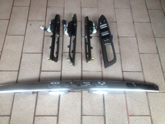 สวิตกระจกไฟฟ้าครบชุดพร้อมคิ้วฝาท้ายโตต้า WIHS ของเก่าญี่ปุ่นสภาพสวย