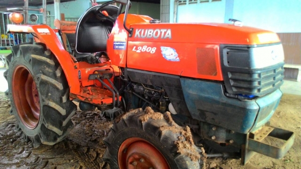 ขายรถไถ KUBOTA L2808  ราคา 165,000  อ.แกลง จ.ระยอง  สอบถาม 0818618678