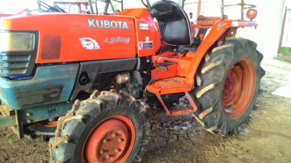 ขายรถไถ KUBOTA L2808 ราคา 165,000 อ.แกลง จ.ระยอง สอบถาม 0818618678 ขายรถไถ KUBOTA L2808 ราคา 165,000 อ.แกลง จ.ระยอง สอบถาม 0818618678