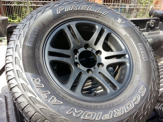 ขายล้อ 6 รู พร้อมยาง  245 70 16  AT