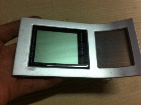 นาฬิกาปฏิทินและอุณหภูมิพลังงานร่วมแสงอาทิตย์แบบตั้งโต็ะสวยๆ