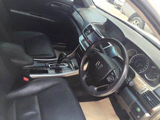 HONDA  ACCORD 2.0 EL ปี 13 เกีย ออโต้
