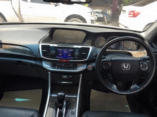 HONDA  ACCORD 2.0 EL ปี 13 เกีย ออโต้