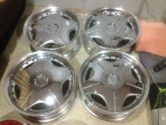 ล้อเเท้ W WORK หน้ากระจกขอบ18กว้าง7นิ้วครึ่ง4ลูกอ๊อฟ42 เดิมๆจากญี่ปุ่นสวยๆ