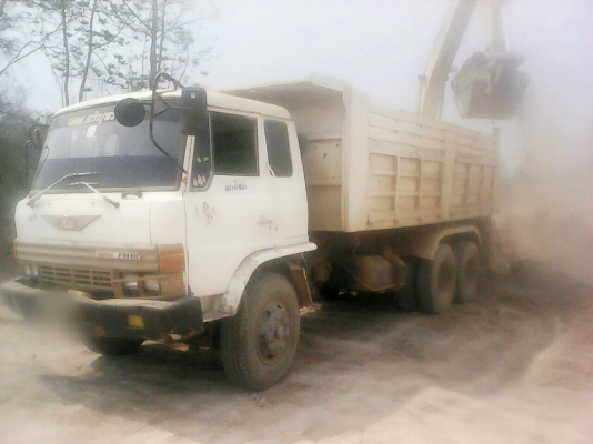 ขาย HINO F18 สภาพสวยพร้อมใช้ ราคาต่อรองได้ ติดต่อได้ที่คุณ อ๊อฟ พิจิตร 086-737-9991