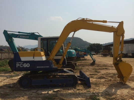 ขายรถขุด KOิMATSU PC60-6 ขายรถขุด KOิMATSU PC60-6