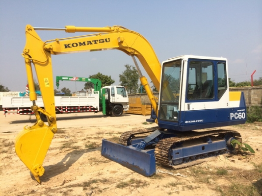 ขายรถขุด KOิMATSU PC60-6 ขายรถขุด KOิMATSU PC60-6
