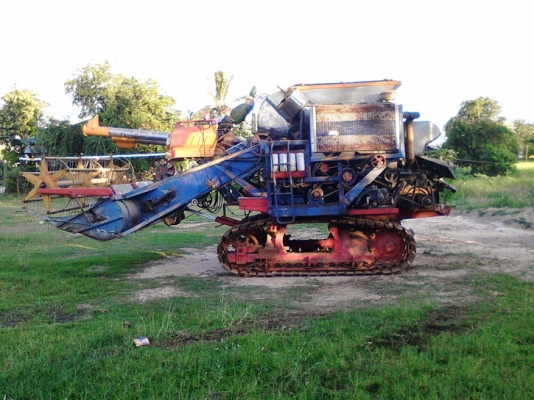 ขาย 2 คัน 900,000  รถเกียวข้าวไทยเส็ง เดี่ยวทรนง พร้อมเทรลเลอร์ 10 ล้อสองเพลามีโสลว์กลาง สภาพดี ราคาต่อรองได้