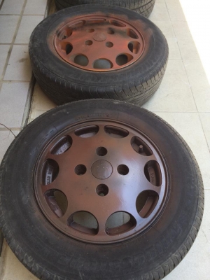 แม็ก 2 ชุด ของ 13 นิ้ว  ใส่เล่นๆได้ครับ ตามสภาพ แต่ก็สวยอยู่