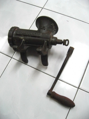 เครื่องบดงานเก่า czechoslovakia