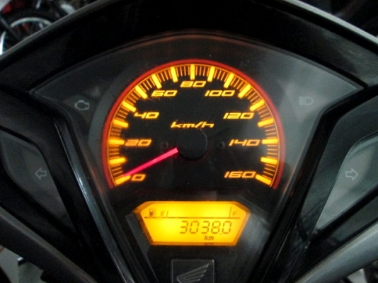 CLICK 125 i รุ่น racing ระบบ combibrake สีดำด้าน รถเดือน เมษายน ปี56 ไมล์ 3038 โล ของแถม 3 รายการ 34900