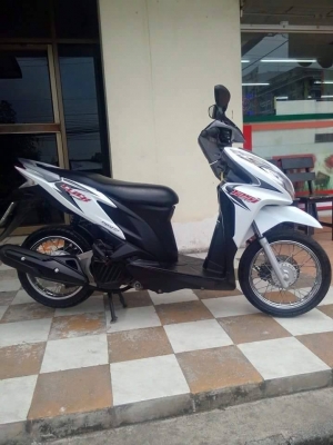 Honda Click 125 i สีขาวเทา รุ่น tune up รถอย่างสวยเลย สภาพดี ประหยัดน้ำมัน