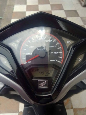 Honda Click 125 i สีขาวเทา รุ่น tune up รถอย่างสวยเลย สภาพดี ประหยัดน้ำมัน