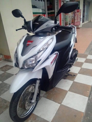 Honda Click 125 i สีขาวเทา รุ่น tune up รถอย่างสวยเลย สภาพดี ประหยัดน้ำมัน