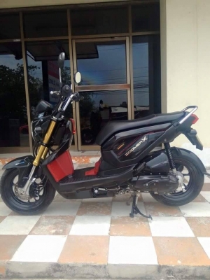 Honda Zoomer X ปี 2557 สีดำแดง ตัว TOP คอมบายเบรค รถสวยหล่อเว่อร์ สุดคุ้มกับทะเบียนเลขสวย