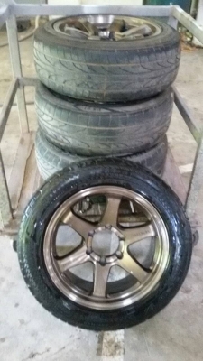 ขายล้อถูกๆล้อซื้อมาใหม่ครับใช้ไม่กี่เดือน