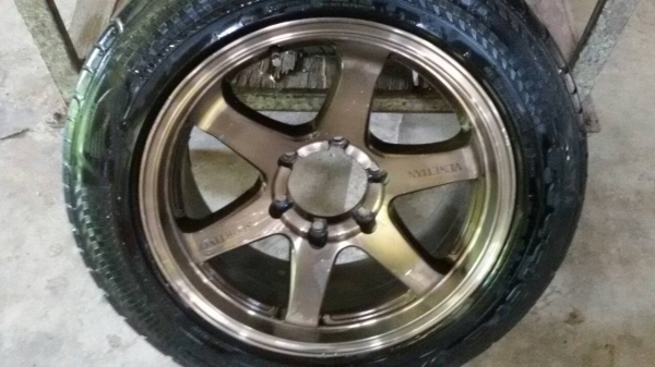 ขายล้อถูกๆล้อซื้อมาใหม่ครับใช้ไม่กี่เดือน