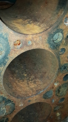 ขาย -- เสื้อสูบเบนซ์ 210 แรงม้า (รถบัส)