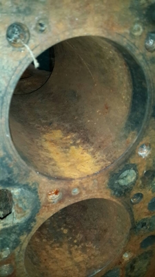 ขาย -- เสื้อสูบเบนซ์ 210 แรงม้า (รถบัส)