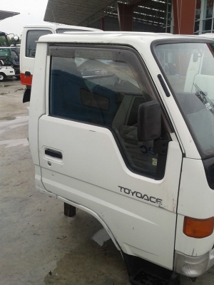 หัวเก๋ง TOYOTA DYNA ตาหวาน