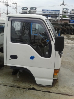 หัวเก๋ง ISUZU NPR การ์ตูน หัวเก๋ง ISUZU NPR การ์ตูน