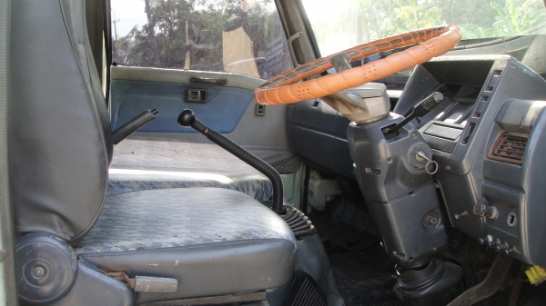 หัว HINO FC ฃุปเปอร์เสี่ยสภาพสวยเดิมๆ กันชน ขาดีดหน้า-หลัง หมวกหลังคา ตู้แอร์ ของครบ ราคาถูก