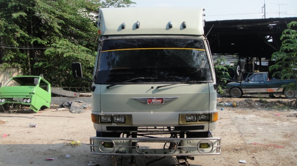 หัว HINO FC ฃุปเปอร์เสี่ยสภาพสวยเดิมๆ กันชน ขาดีดหน้า-หลัง หมวกหลังคา ตู้แอร์ ของครบ ราคาถูก