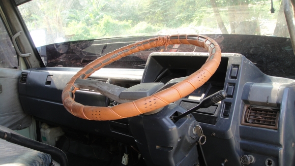 หัว HINO FC ฃุปเปอร์เสี่ยสภาพสวยเดิมๆ กันชน ขาดีดหน้า-หลัง หมวกหลังคา ตู้แอร์ ของครบ ราคาถูก