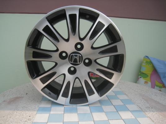 ขายล้อแม็ก Honda jazz 15"x6" et53 4รู100 สนใจติดต่อเล็กคลองสามครับ 081-3747940