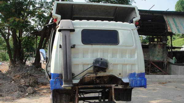 หัว HINO FC ฃุปเปอร์เสี่ยสภาพสวยเดิมๆ กันชน ขาดีดหน้า-หลัง หมวกหลังคา ตู้แอร์ ของครบ ราคาถูก