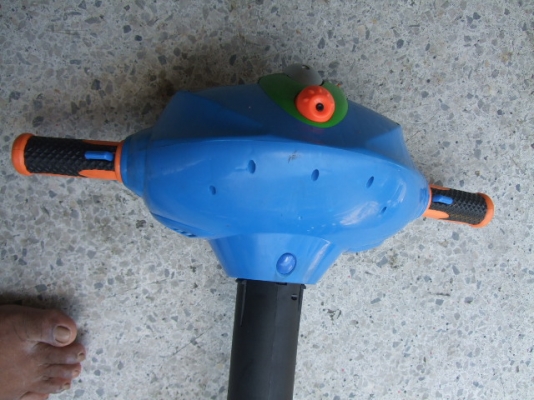 สกู๊ตเตอร์น้ำ เพิ่มความสนุกในการเล่นน้ำ