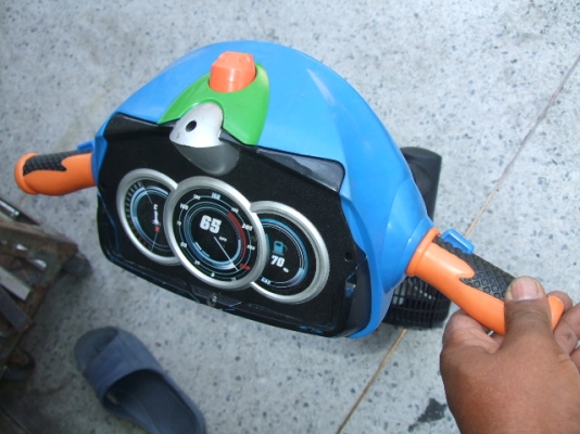 สกู๊ตเตอร์น้ำ เพิ่มความสนุกในการเล่นน้ำ