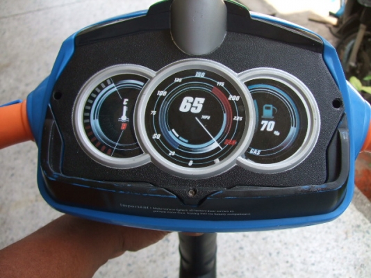 สกู๊ตเตอร์น้ำ เพิ่มความสนุกในการเล่นน้ำ