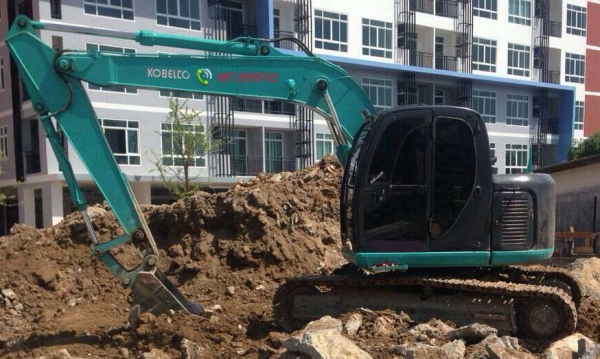 ขายรถแบคโฮ KOBELCO SK 135 SR