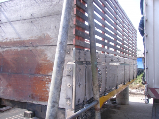 ขายกระบะไม้ยาว 6.30 เมตร เดิมอยู่บนไฮเทคสวยพร้อมชุดแต่งเลส ขาย130,000 บาท