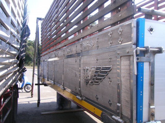 ขายกระบะไม้ยาว 6.30 เมตร เดิมอยู่บนไฮเทคสวยพร้อมชุดแต่งเลส ขาย130,000 บาท