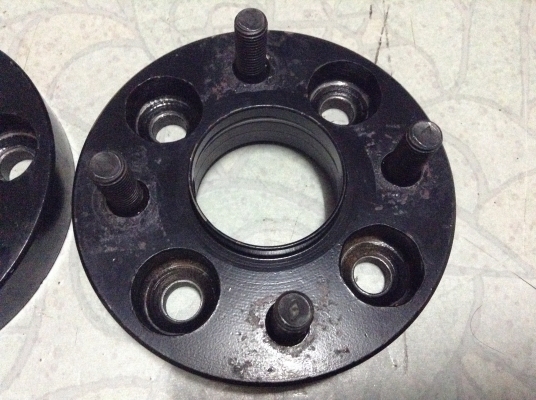 อแดปเตอร์ 4 รู 100 ออก 4 รู 100 หนา 1 นิ้วคู่ละ 800 บาท