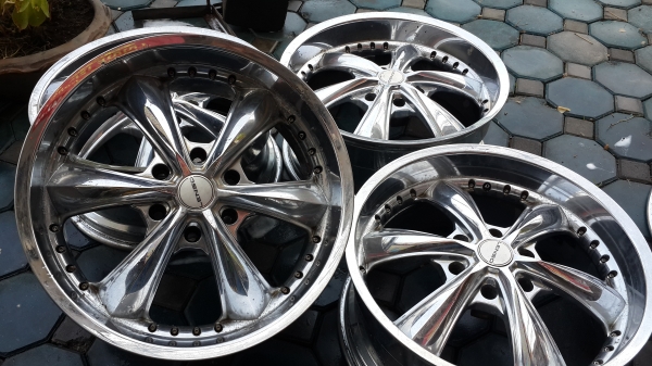 Lenso ขอบ 20 6รู โครเมี่ยม แม็กเปล่าไม่มียาง