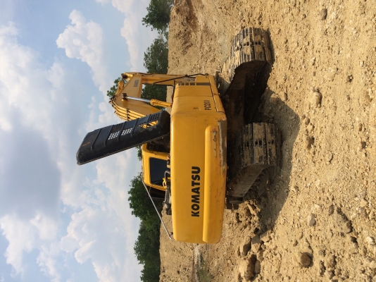 ขาย แบคโฮ 200 รุ่น 6 สภาพสวย พร้อมใช้