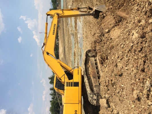 ขาย แบคโฮ 200 รุ่น 6 สภาพสวย พร้อมใช้