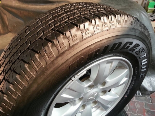 ขายล้อไทรทัน พร้อมยาง  BS 245 x 70 x 16