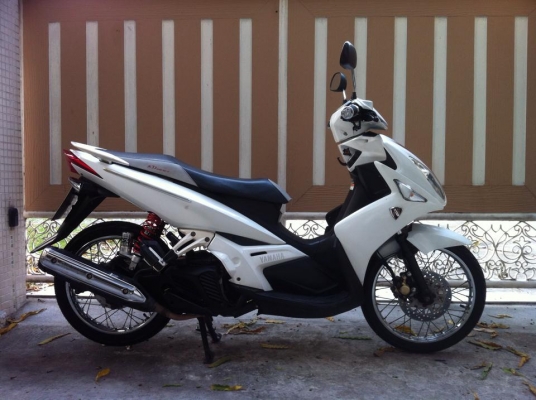 ขออนุญาติขาย Yamaha Nouvo Elegance 135 cc. สีขาวมุก โช๊คหลัง YSS ตัว TOP โอนฟรี
