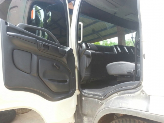 รถฮีโน่ 6 ล้อดั้ม 220 แรงม้า. ปี 57  ( รถวิ่ง 4x,xxx กว่า กม. )  สนใจติดต่อ  081 - 6079515