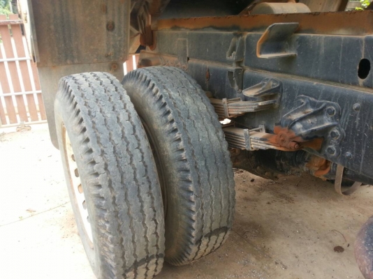 รถฮีโน่ 6 ล้อดั้ม 220 แรงม้า. ปี 57  ( รถวิ่ง 4x,xxx กว่า กม. )  สนใจติดต่อ  081 - 6079515