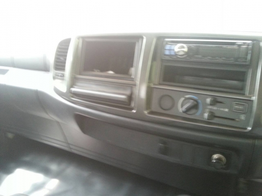 รถฮีโน่ 6 ล้อดั้ม 220 แรงม้า. ปี 57  ( รถวิ่ง 4x,xxx กว่า กม. )  สนใจติดต่อ  081 - 6079515