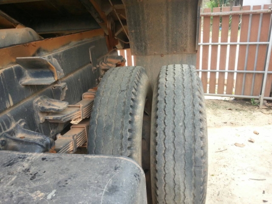 รถฮีโน่ 6 ล้อดั้ม 220 แรงม้า. ปี 57  ( รถวิ่ง 4x,xxx กว่า กม. )  สนใจติดต่อ  081 - 6079515