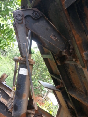 รถฮีโน่ 6 ล้อดั้ม 220 แรงม้า. ปี 57  ( รถวิ่ง 4x,xxx กว่า กม. )  สนใจติดต่อ  081 - 6079515