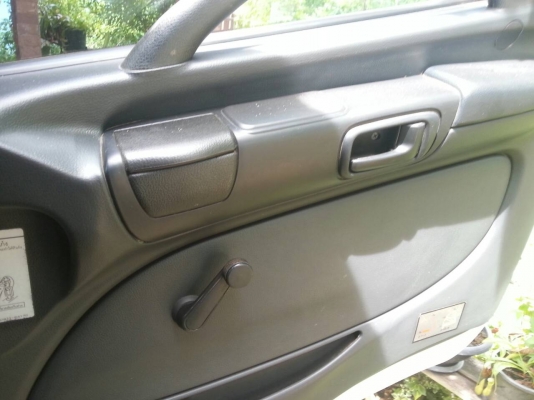 รถฮีโน่ 6 ล้อดั้ม 220 แรงม้า. ปี 57  ( รถวิ่ง 4x,xxx กว่า กม. )  สนใจติดต่อ  081 - 6079515