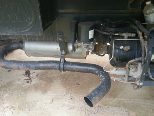 รถฮีโน่ 6 ล้อดั้ม 220 แรงม้า. ปี 57  ( รถวิ่ง 4x,xxx กว่า กม. )  สนใจติดต่อ  081 - 6079515