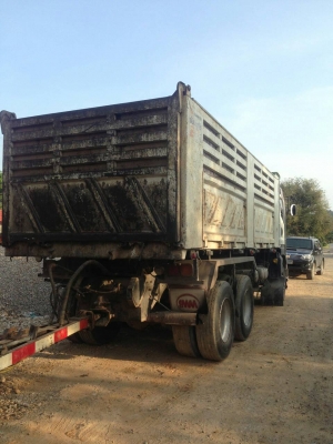 รถอีซูซุ 10 ล้อดั้ม FXZ 360 แรงม้า ปี 55. ( รถวิ่ง 2xx,xxx กม. )    สนใจติดต่อ  081 - 6079515